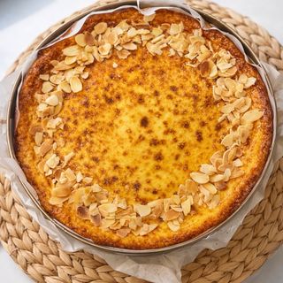 Tarta mini de chocolate blanco y Almendra tostada (2 personas)