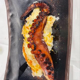 Pop al grill amb parmentier