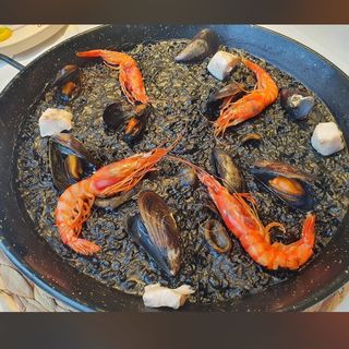 Arròs negre amb calamars