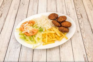 Plato falafel con patatas fritas