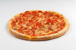 Pizza luxury pepperoni (30 cm.)