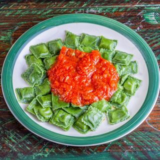 Ravioles de espinacas con Tomate (puedes cambiar la salsa)