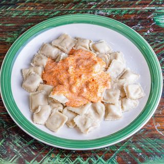 Ravioles de Pollo con Rosa (puedes elegir otra salsa)