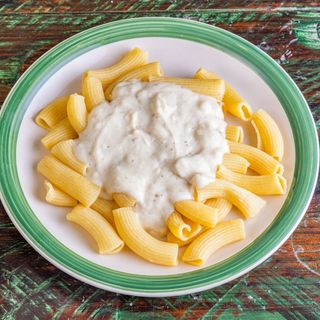 Macarrones con bechamel (puedes elegir otra salsa)