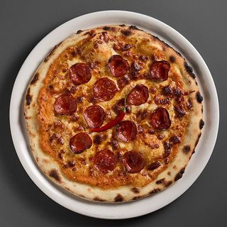 PIZZA CON CHORIZO PICANTE 30-32CM