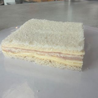 Sandwich de miga Jamón y Queso