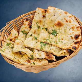 Garlic cheese naan