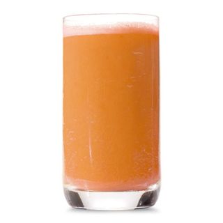 Tomate de árbol en agua