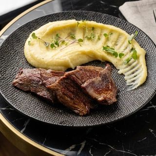 Bavette De Ternera Con Parmentier De Patata