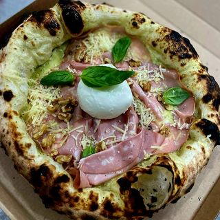 Pizza Burrata Y Pistacho 30 Cm.