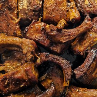 Costillas de cerdo al horno troceada