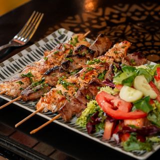 pincho mixto con pollo y cordero