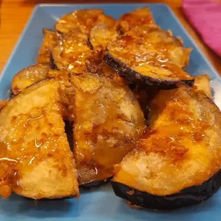 Berenjena en tempura de cerveza