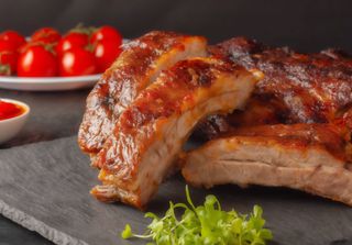 Costilla Al Horno Y Criollo