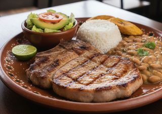 Chuleta Con Menestra