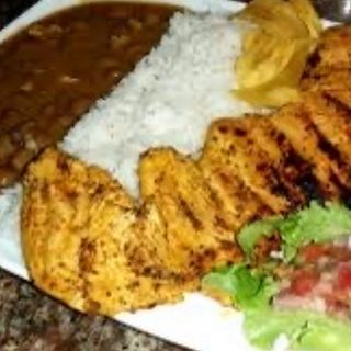 Pollo a la plancha con menestra