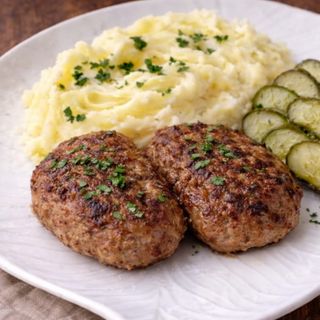 Kotlety de carne mixta con puré de patata Y Verdura Marinada