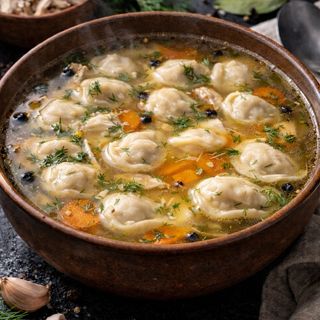 Caldo De Pollo Casero Con Ravioli