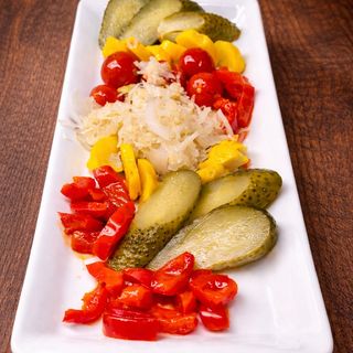 Surtido de verduras marinadas