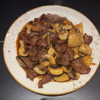 51-Ternera con champiñones