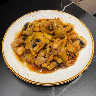 61-Pollo con champiñones