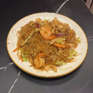 30-fideos de arroz salteado