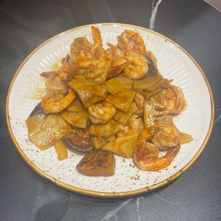 40-langostinos con bambú y setas chinas