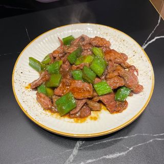 62-ternera con pimientos verdes