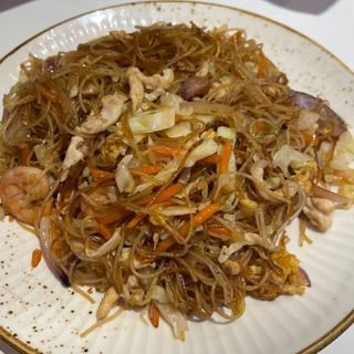 30-fideos de arroz salteado