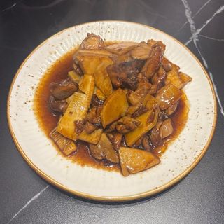 70-pato con bambú y seta chinas