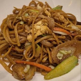 Tallarines fritos con verduras