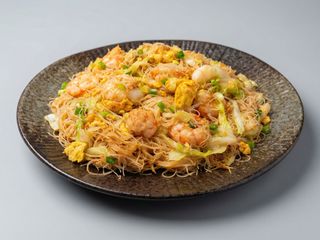 Fideo chino con gambas