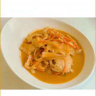 Pollo al curry rojo