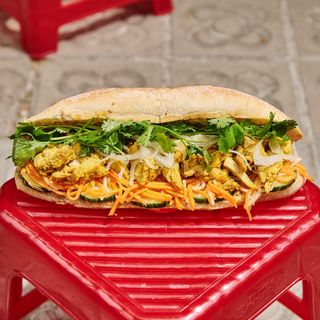 Bánh Mì - Gà Sả - Pollo A La Citronela
