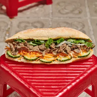 Bánh Mì - Bò Xào Sả - Salteado De Ternera