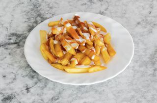 Ración de patatas bravas