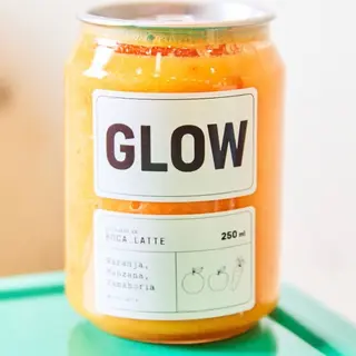 Zumo de naranja , manzana y zanahoria