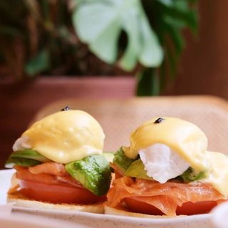 Eggs Benedict Royale