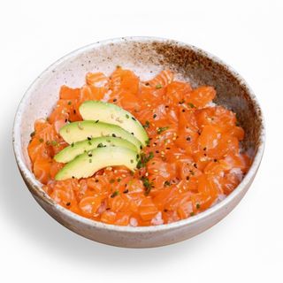 Poke salmón