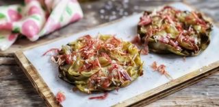 Flor De Alcachofa Con Virutas De Jamón (2 Uds.)