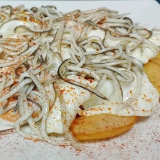 Huevos Rotos Con Gulas