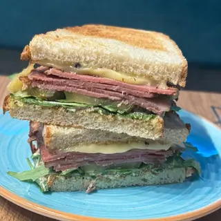 "NOVEDAD"" Sandwich pastrami