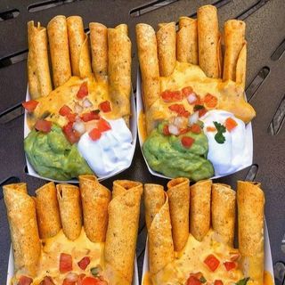 Flautas de pollo