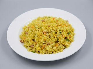 Arroz frito con curry