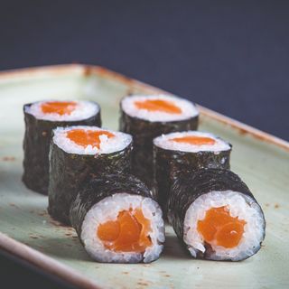 Makis de salmón