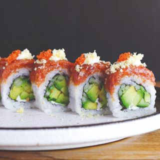 Uramaki Tartar Atún picante