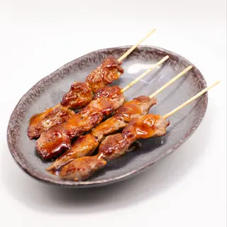 62. PINCHO DE TERNERA TEPPANYAKI (4UND)