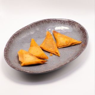 17. PIRAMIDE CURRY (6UND)