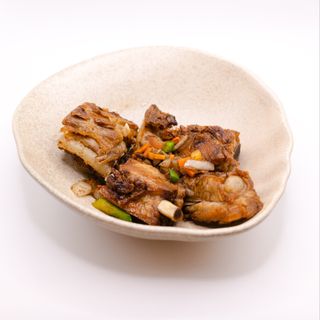 36. COSTILLA CON SAL Y PIMIENTA (12UND)