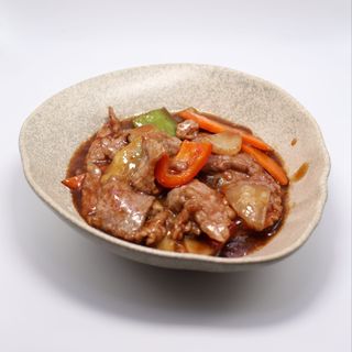 54. TERNERA CON SALSA OSTRA